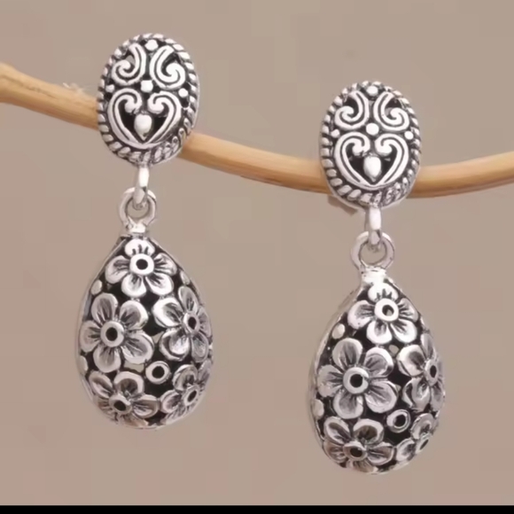 Earrings Silver Floral Women's Dangle New f31 - Picture 1 of 4